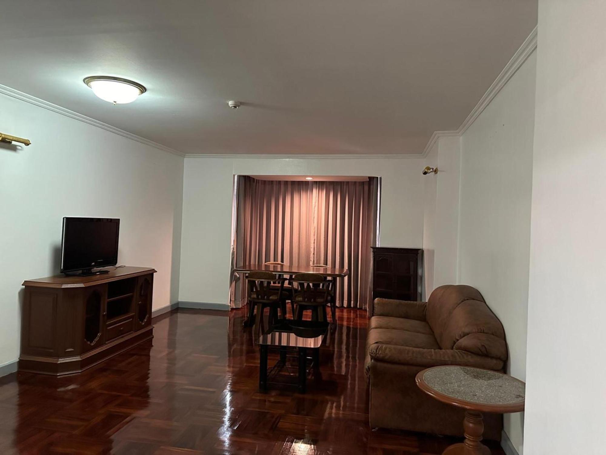 Omni Tower Sukhumvit Soi 4 Direct Apartment Bangkok Exterior photo