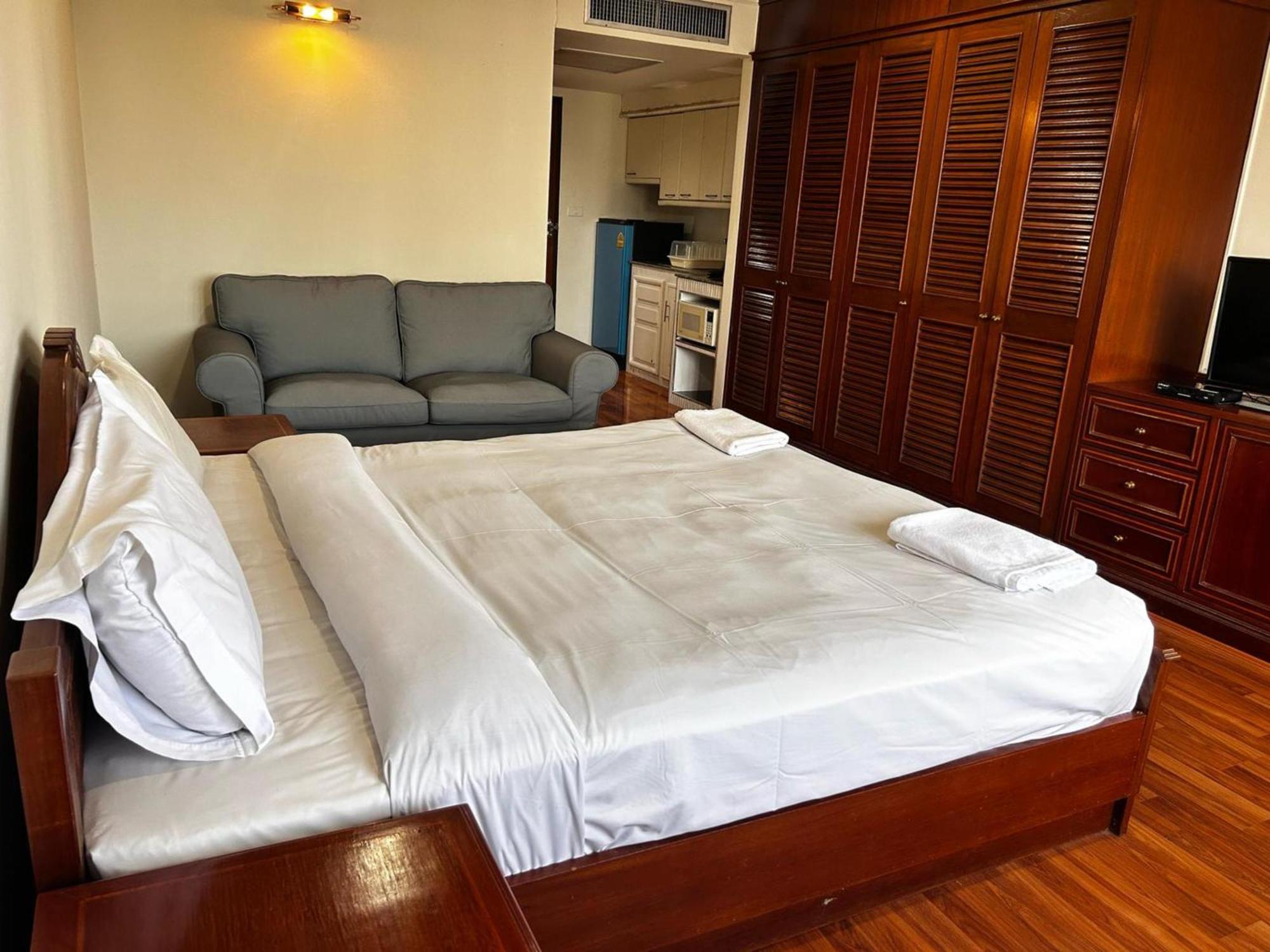 Omni Tower Sukhumvit Soi 4 Direct Apartment Bangkok Exterior photo